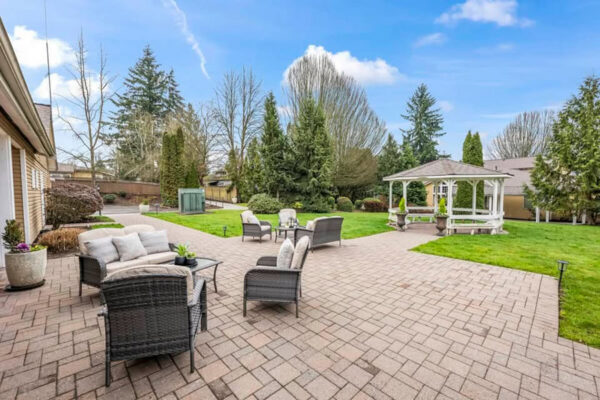 <span class="number">28</span>Snohomish Village, a Vineyard Park community